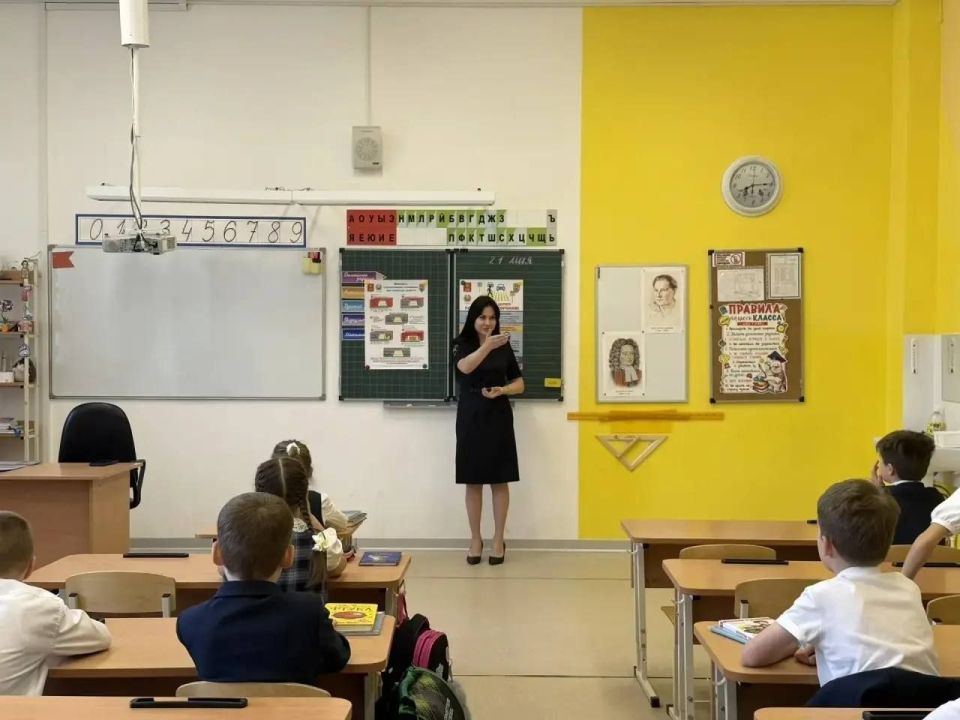В преддверии летних каникул в школах Твери прошел Единый урок дорожной безопасности В преддверии летних каникул в школах Твери прошел Единый урок дорожной безопасности