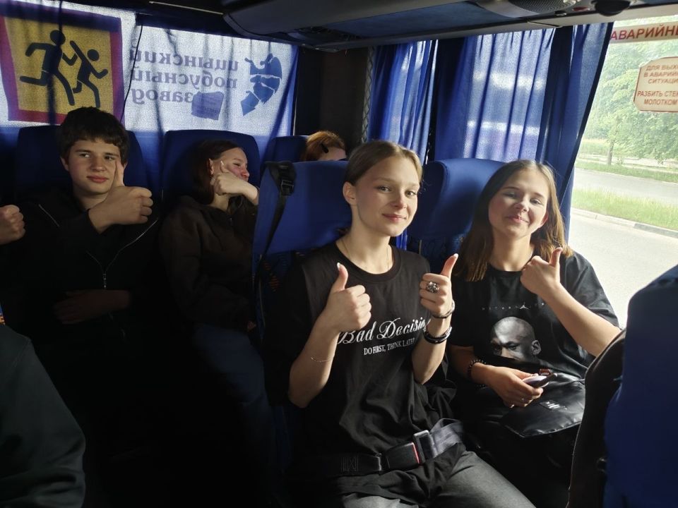 Госавтоинспекция города Твери провела инструктаж с организованной группой детей в автобусе Госавтоинспекция города Твери провела инструктаж с организованной группой детей в автобусе