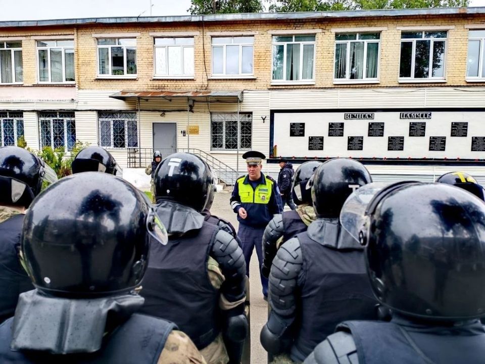 Сотрудники Госавтоинспекции города Твери провели занятия для сотрудников ОМОН «Барс» Управления Росгвардии по Тверской области