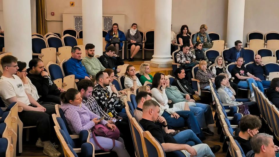 ТВЕРСКИЕ ПОЛИЦЕЙСКИЕ ПРОВЕЛИ ЛИКБЕЗ «АНТИМОШЕННИК» ДЛЯ РАБОТНИКОВ ОБЛАСТНОЙ ФИЛАРМОНИИ ТВЕРСКИЕ ПОЛИЦЕЙСКИЕ ПРОВЕЛИ ЛИКБЕЗ «АНТИМОШЕННИК» ДЛЯ РАБОТНИКОВ ОБЛАСТНОЙ ФИЛАРМОНИИ