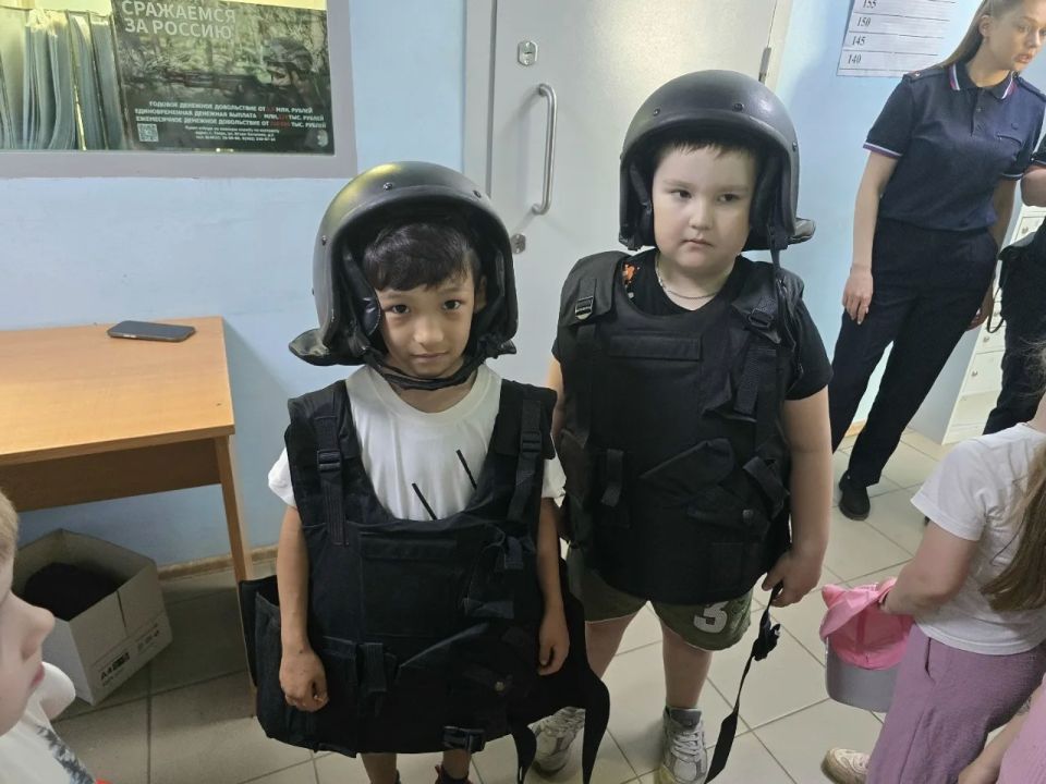 Сотрудники Госавтоинспекции Тверской области провели профилактические встречи с дошкольниками Сотрудники Госавтоинспекции Тверской области провели профилактические встречи с дошкольниками