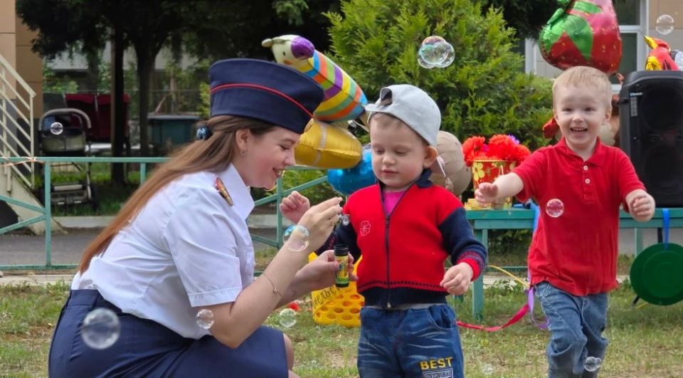 В Международный день защиты детей сотрудники следственного управления по Тверской области посетили специализированный дом ребенка «Теремок» В Международный день защиты детей сотрудники следственного управления по Тверской области посетили специализированный дом ребенка «Теремок»