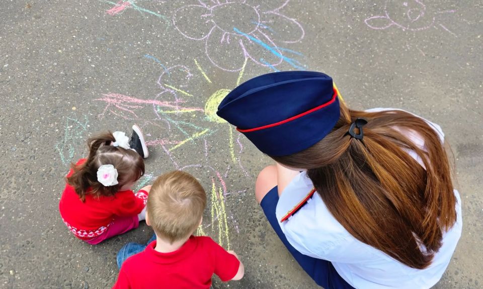 В Международный день защиты детей сотрудники следственного управления по Тверской области посетили специализированный дом ребенка «Теремок» В Международный день защиты детей сотрудники следственного управления по Тверской области посетили специализированный дом ребенка «Теремок»