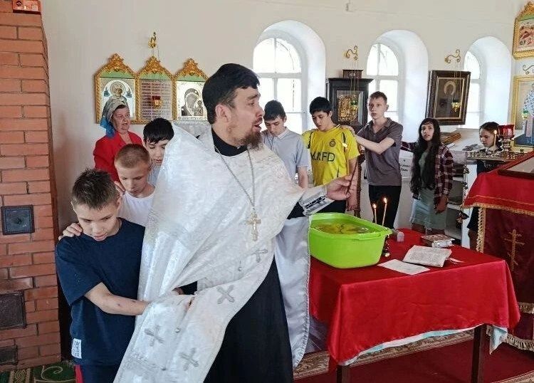 14 воспитанников Торжокской школы-интерната приняли Крещение