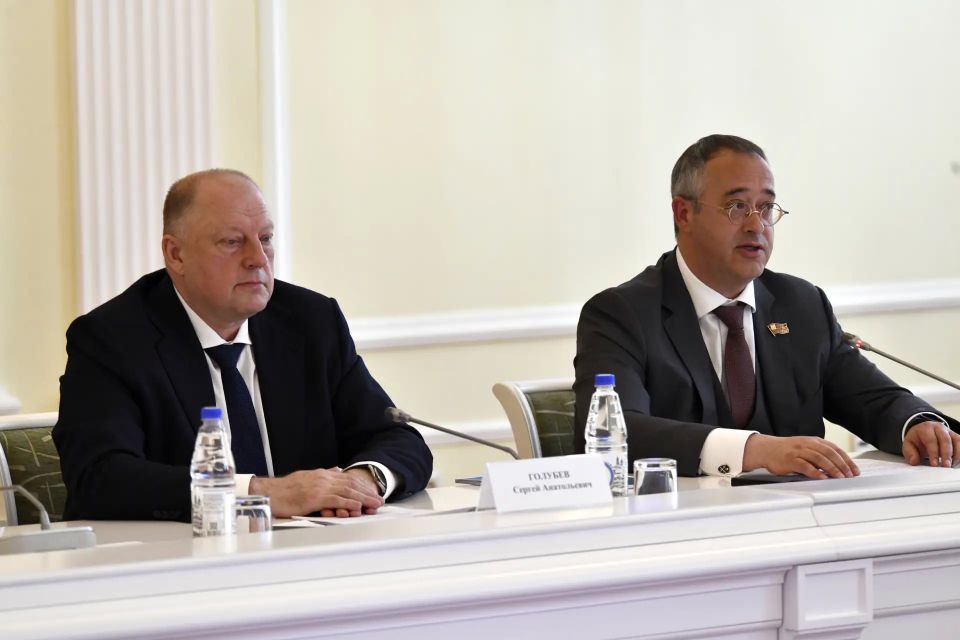 Законодатели и руководители контрольно-счётных органов ЦФО обсудили вопросы управления государственным имуществом Законодатели и руководители контрольно-счётных органов ЦФО обсудили вопросы управления государственным имуществом