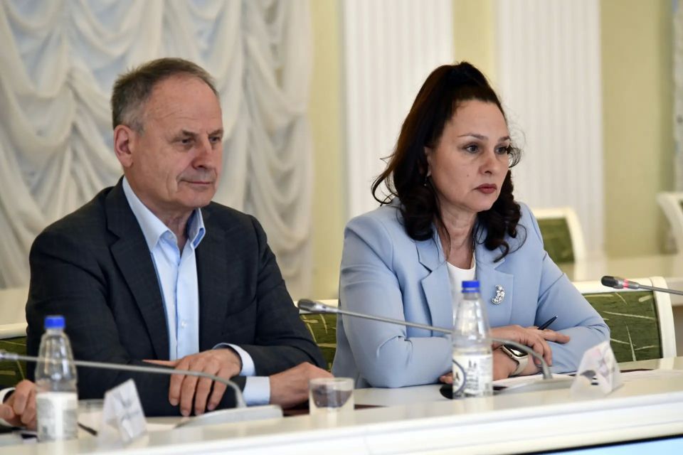 Законодатели и руководители контрольно-счётных органов ЦФО обсудили вопросы управления государственным имуществом Законодатели и руководители контрольно-счётных органов ЦФО обсудили вопросы управления государственным имуществом