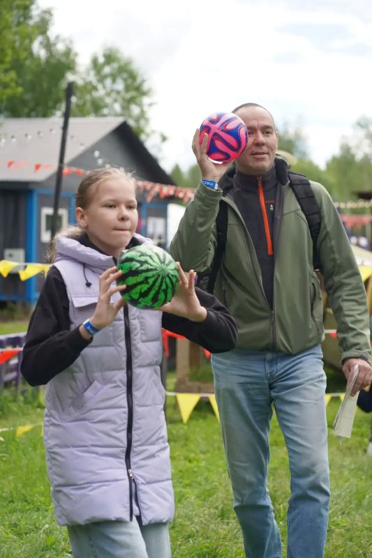Более 40 многодетных семей, школьники Тверской области, гости Верхневолжья участвовали в III ежегодном фестивале «Наследники» в Завидово Более 40 многодетных семей, школьники Тверской области, гости Верхневолжья участвовали в III ежегодном фестивале «Наследники» в Завидово