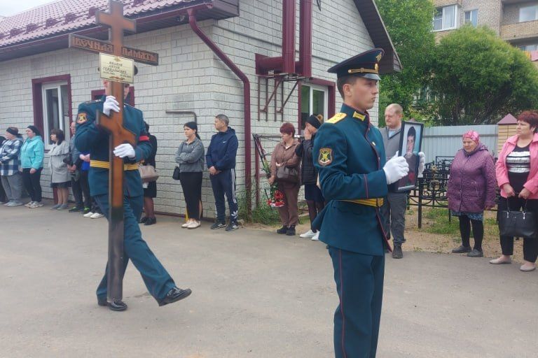 В Тверской области проводили в последний путь рядового, погибшего на СВО В Тверской области проводили в последний путь рядового, погибшего на СВО
