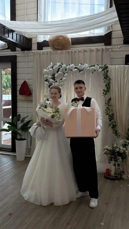 Виталий Королев исполнил мечту молодой семьи в Осташкове Виталий Королев исполнил мечту молодой семьи в Осташкове