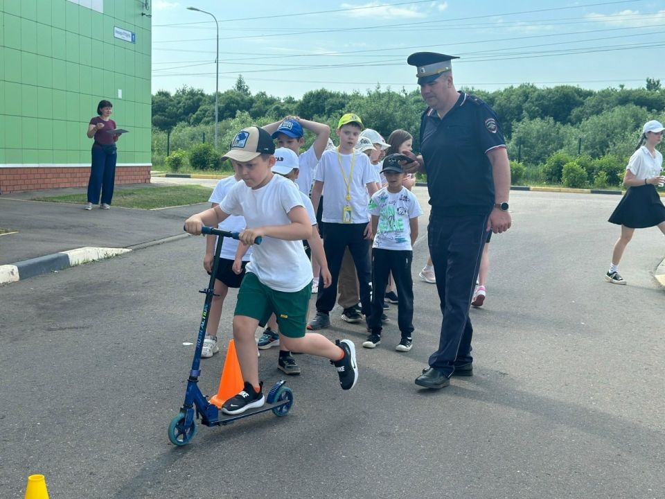 В Твери прошел масштабный праздник дорожной грамотности, посвященный Дню России В Твери прошел масштабный праздник дорожной грамотности, посвященный Дню России