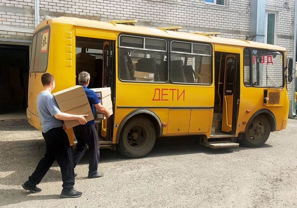 С 15 июля многодетные семьи Калининского округа получат бесплатную школьную форму