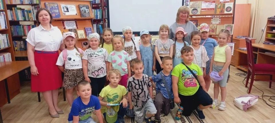 Родина моя – Россия!. . В каждом муниципалитете, в летних оздоровительных лагерях для будущих и молодых избирателей нашей страны избирательные комиссии Тверской области организовали яркие и запоминающиеся праздники... Родина моя – Россия!. . В каждом муниципалитете, в летних оздоровительных лагерях для будущих и молодых избирателей нашей страны избирательные комиссии Тверской области организовали яркие и запоминающиеся праздники...