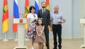 Герои Верхневолжья, многодетные родители, лидеры отраслей: Виталий Королев накануне Дня России наградил жителей Тверской области