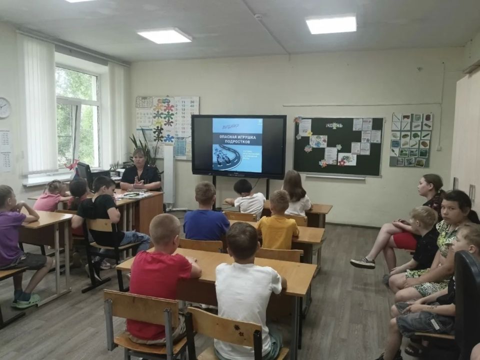 В Старицком муниципальном округе прошла профилактическая беседа со школьниками