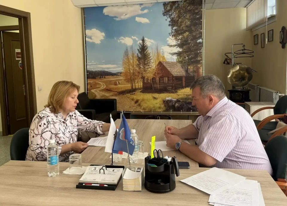 Приёмы граждан по личным вопросам провели заместитель председателя ЗСТО Александр Клиновский и председатель постоянного комитета по бюджету и налогам Константин Буевич Приёмы граждан по личным вопросам провели заместитель председателя ЗСТО Александр Клиновский и председатель постоянного комитета по бюджету и налогам Константин Буевич