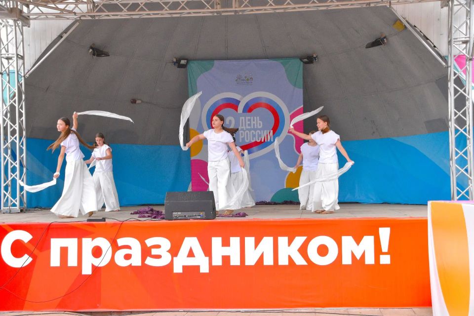 С Днём России, Тверь! . Жителей города поздравил Глава города Алексей Огоньков С Днём России, Тверь! . Жителей города поздравил Глава города Алексей Огоньков