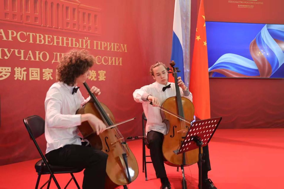 11 июня в Посольстве России в Китае состоялся торжественный прием по случаю Дня России 11 июня в Посольстве России в Китае состоялся торжественный прием по случаю Дня России