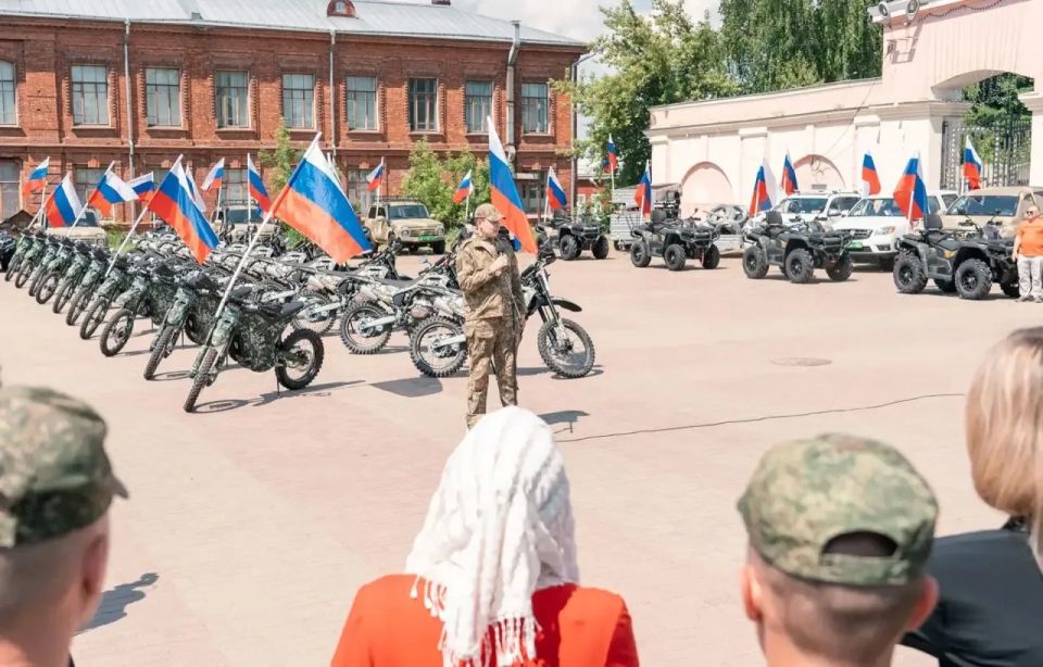 Из Тверской области – на передовую: в зону СВО направлен гуманитарный груз с необходимой бойцам техникой Из Тверской области – на передовую: в зону СВО направлен гуманитарный груз с необходимой бойцам техникой