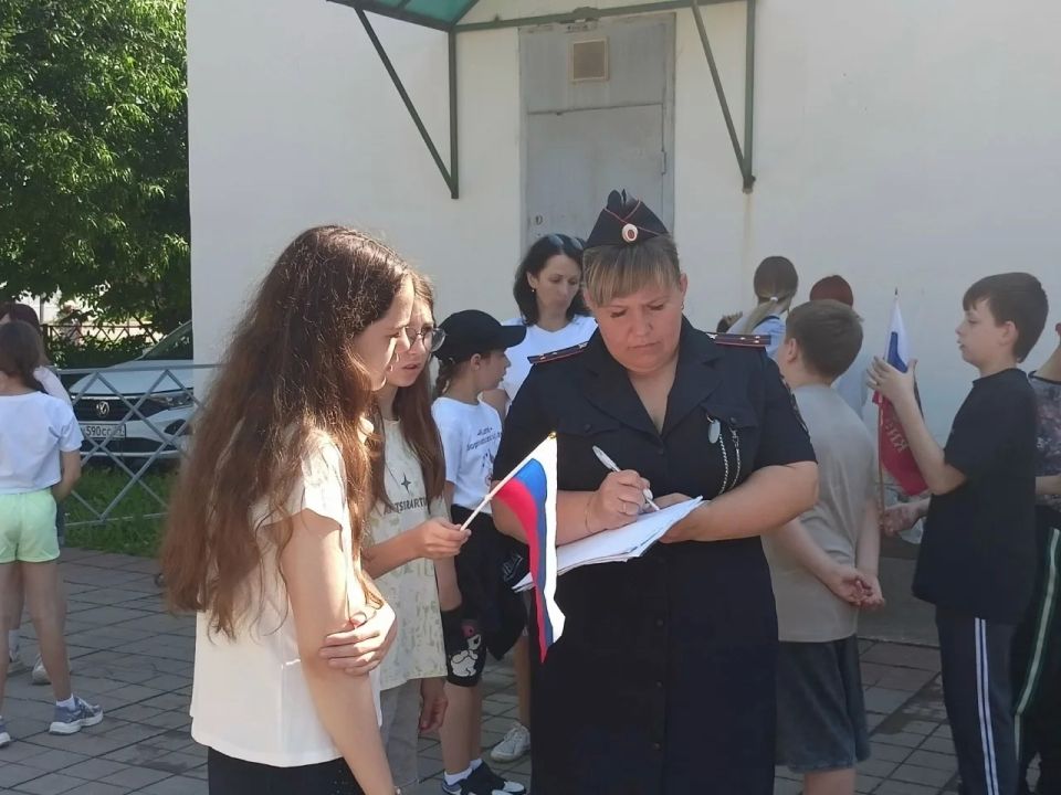 Сотрудники Ржевской Госавтоинспекции организовали патриотический велопробег для школьников Сотрудники Ржевской Госавтоинспекции организовали патриотический велопробег для школьников