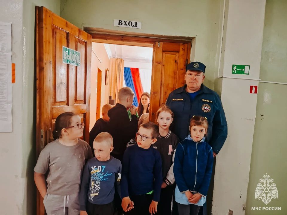На территории Верхневолжья продолжаются дни безопасности в оздоровительных лагерях, направленные на предупреждение и профилактику детской гибели и травматизма На территории Верхневолжья продолжаются дни безопасности в оздоровительных лагерях, направленные на предупреждение и профилактику детской гибели и травматизма