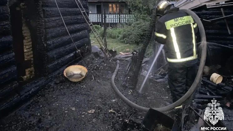 Баня загорелась изза короткого замыкания под Тверью
