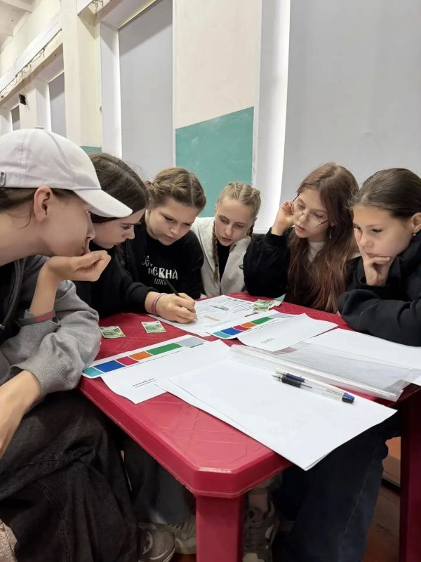 В тверских загородных лагерях проходят уроки финансовой грамотности В тверских загородных лагерях проходят уроки финансовой грамотности