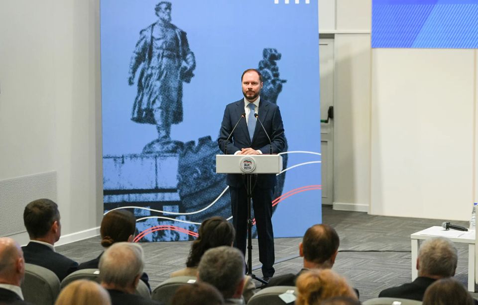 Опора на интересы жителей, создание комфортной среды, развитие здравоохранения, дорожной и других сфер – такие ключевые векторы совместной работы исполнительных органов Тверской области и «Единой России» обозначил Виталий... Опора на интересы жителей, создание комфортной среды, развитие здравоохранения, дорожной и других сфер – такие ключевые векторы совместной работы исполнительных органов Тверской области и «Единой России» обозначил Виталий...