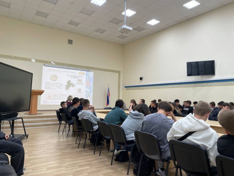 Начальник Госавтоинспекции города Твери призвал студентов к соблюдению ПДД Начальник Госавтоинспекции города Твери призвал студентов к соблюдению ПДД