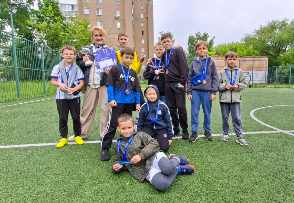 На базе тверской школы № 36 прошел турнир города по мини-футболу среди восьми пришкольных лагерей На базе тверской школы № 36 прошел турнир города по мини-футболу среди восьми пришкольных лагерей