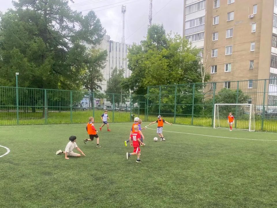 На базе тверской школы № 36 прошел турнир города по мини-футболу среди восьми пришкольных лагерей На базе тверской школы № 36 прошел турнир города по мини-футболу среди восьми пришкольных лагерей