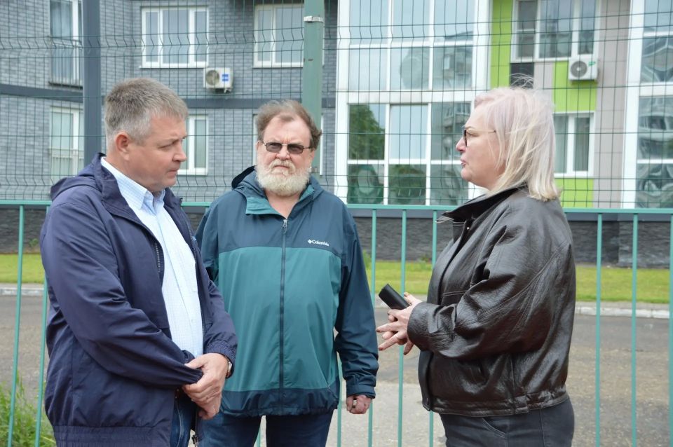 Во всех районах города продолжаются работы по благоустройству дворов
