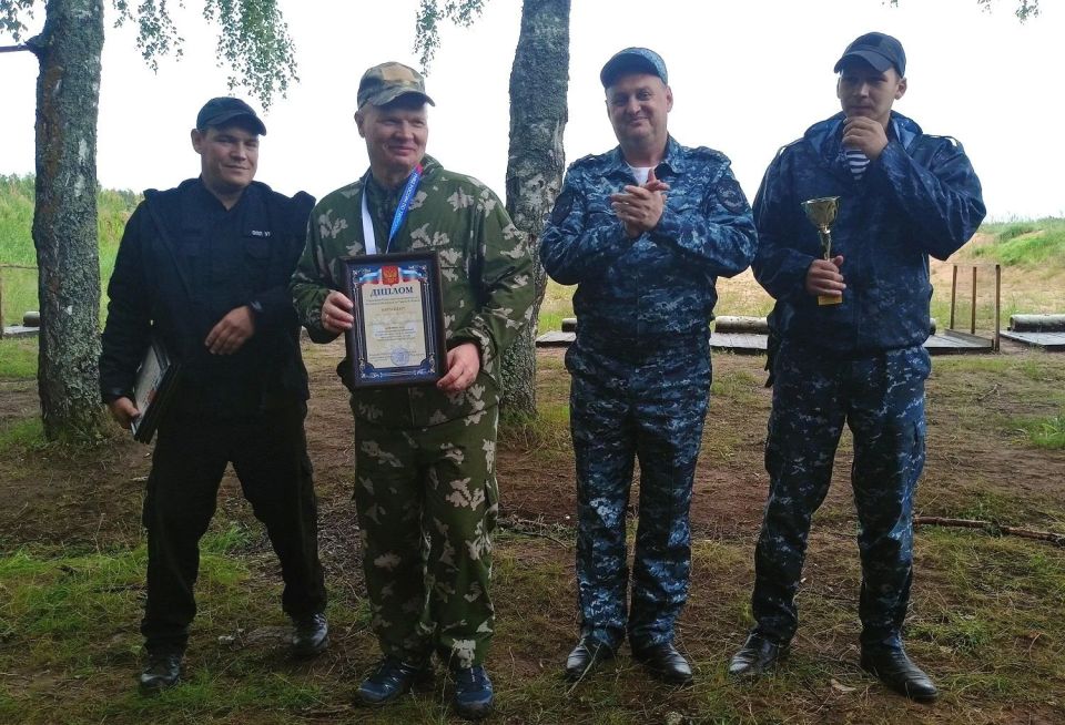 В ТВЕРИ РУКОВОДИТЕЛИ ПОДРАЗДЕЛЕНИЙ УМВД СОРЕВНОВАЛИСЬ В СТРЕЛЬБЕ В ТВЕРИ РУКОВОДИТЕЛИ ПОДРАЗДЕЛЕНИЙ УМВД СОРЕВНОВАЛИСЬ В СТРЕЛЬБЕ
