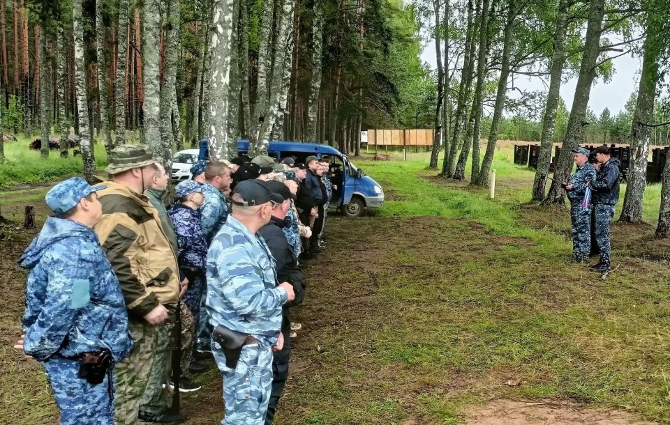 В ТВЕРИ РУКОВОДИТЕЛИ ПОДРАЗДЕЛЕНИЙ УМВД СОРЕВНОВАЛИСЬ В СТРЕЛЬБЕ В ТВЕРИ РУКОВОДИТЕЛИ ПОДРАЗДЕЛЕНИЙ УМВД СОРЕВНОВАЛИСЬ В СТРЕЛЬБЕ