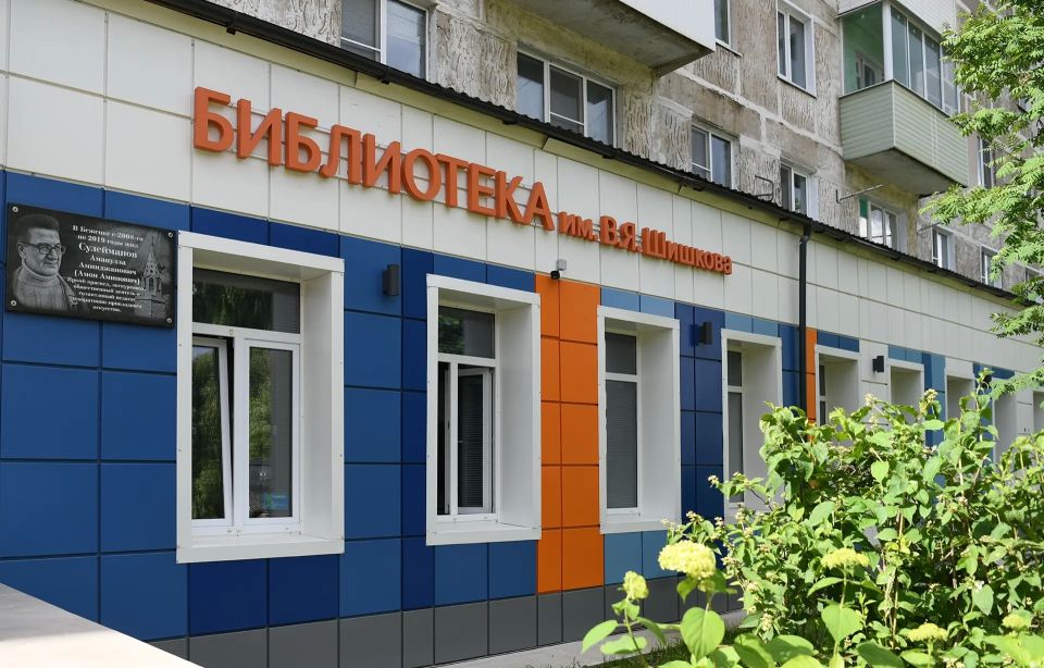 Виталий Королев: Литературный город России, с которым связаны имена Анны Ахматовой, Николая и Льва Гумилёвых, Вячеслава Шишкова Виталий Королев: Литературный город России, с которым связаны имена Анны Ахматовой, Николая и Льва Гумилёвых, Вячеслава Шишкова
