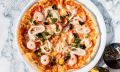 Изысканная пицца с морепродуктами для праздничного стола