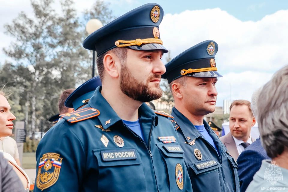 Сотрудники Главного управления МЧС России по Тверской области приняли участие в торжественных церемониях выпуска молодых специалистов Сотрудники Главного управления МЧС России по Тверской области приняли участие в торжественных церемониях выпуска молодых специалистов