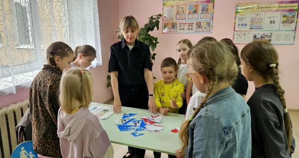 Сотрудники Западнодвинской Госавтоинспекции организовали профилактическое мероприятие для детей Сотрудники Западнодвинской Госавтоинспекции организовали профилактическое мероприятие для детей