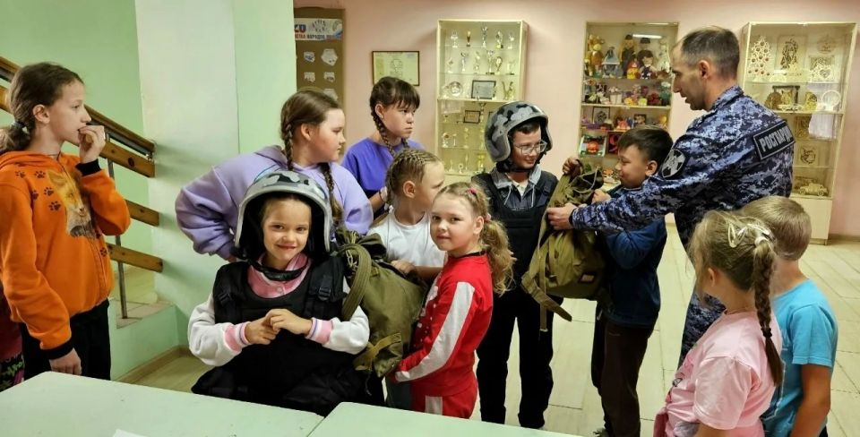 Сотрудники Западнодвинской Госавтоинспекции организовали профилактическое мероприятие для детей Сотрудники Западнодвинской Госавтоинспекции организовали профилактическое мероприятие для детей