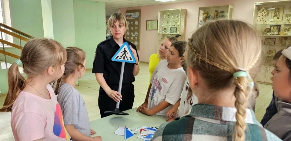 Сотрудники Западнодвинской Госавтоинспекции организовали профилактическое мероприятие для детей Сотрудники Западнодвинской Госавтоинспекции организовали профилактическое мероприятие для детей
