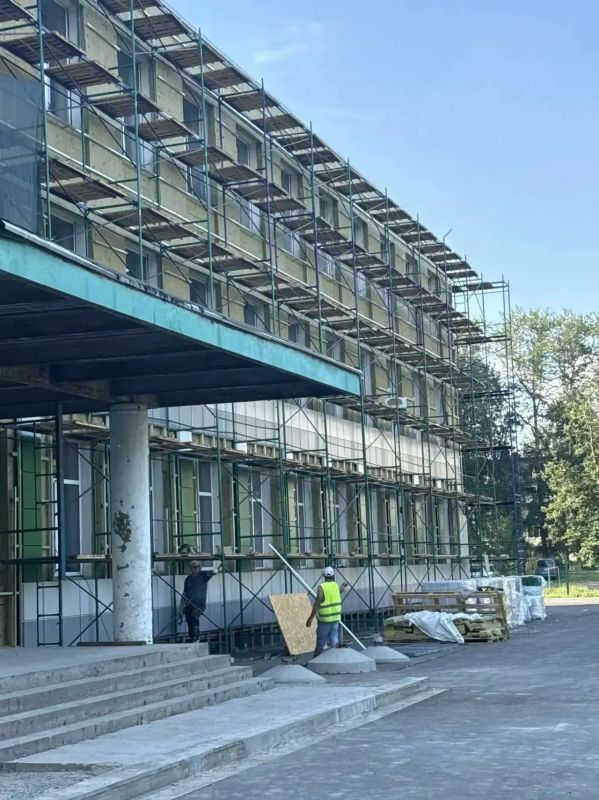 Конаковской межрайонной прокуратурой совместно с представителем подрядной организации ООО «Милстрой» проверен ход выполнения работ по капитальному ремонту МБОУ СОШ № 3 г. Конаково Конаковской межрайонной прокуратурой совместно с представителем подрядной организации ООО «Милстрой» проверен ход выполнения работ по капитальному ремонту МБОУ СОШ № 3 г. Конаково