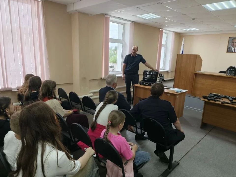 В ТВЕРСКОЙ ОБЛАСТИ ПОЛИЦЕЙСКИЕ И ОБЩЕСТВЕННИКИ ОРГАНИЗОВАЛИ МЕРОПРИЯТИЯ ДЛЯ ДЕТЕЙ В РАМКАХ АКЦИИ «КАНИКУЛЫ С ОБЩЕСТВЕННЫМ СОВЕТОМ» В ТВЕРСКОЙ ОБЛАСТИ ПОЛИЦЕЙСКИЕ И ОБЩЕСТВЕННИКИ ОРГАНИЗОВАЛИ МЕРОПРИЯТИЯ ДЛЯ ДЕТЕЙ В РАМКАХ АКЦИИ «КАНИКУЛЫ С ОБЩЕСТВЕННЫМ СОВЕТОМ»