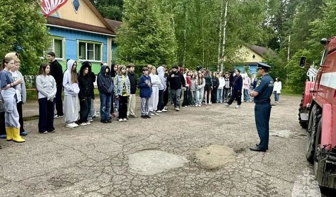 Пожарные провели обучение детей правилам безопасности