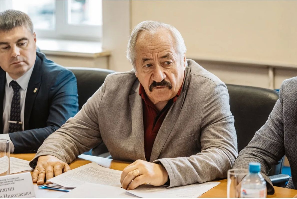 Прокурор Тверской области Денис Назаренко провёл встречу с предпринимателями региона Прокурор Тверской области Денис Назаренко провёл встречу с предпринимателями региона