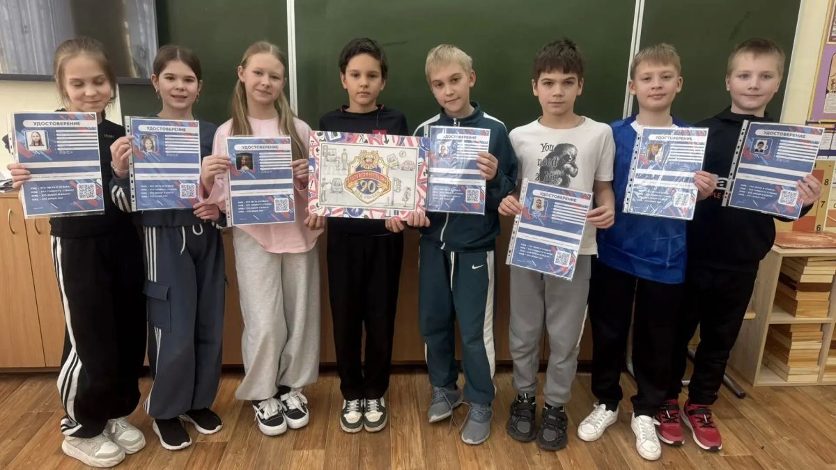 Отряд юных инспекторов движения «Тверской светофор» МОУ «Тверская гимназия №6» города Твери поздравляет сотрудников Госавтоинспекции со знаменательной датой – 90-летием со дня образования службы! Отряд юных инспекторов движения «Тверской светофор» МОУ «Тверская гимназия №6» города Твери поздравляет сотрудников Госавтоинспекции со знаменательной датой – 90-летием со дня образования службы!