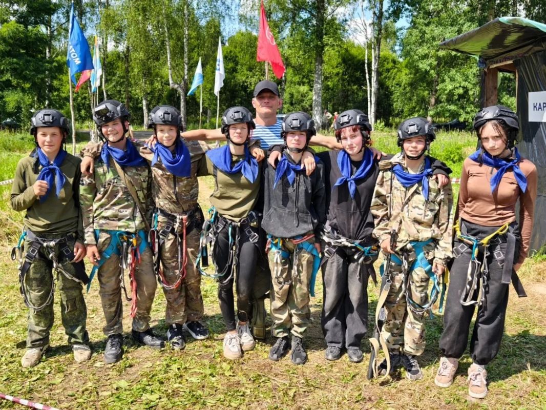 Артём Туров: В Десногорске завершился 17-й военно-патриотический слёт молодежи "Отечество" Артём Туров: В Десногорске завершился 17-й военно-патриотический слёт молодежи "Отечество"