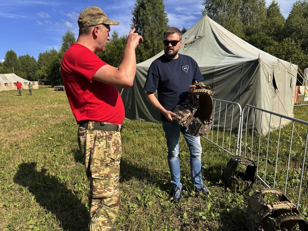 Артём Туров: В Десногорске завершился 17-й военно-патриотический слёт молодежи "Отечество" Артём Туров: В Десногорске завершился 17-й военно-патриотический слёт молодежи "Отечество"