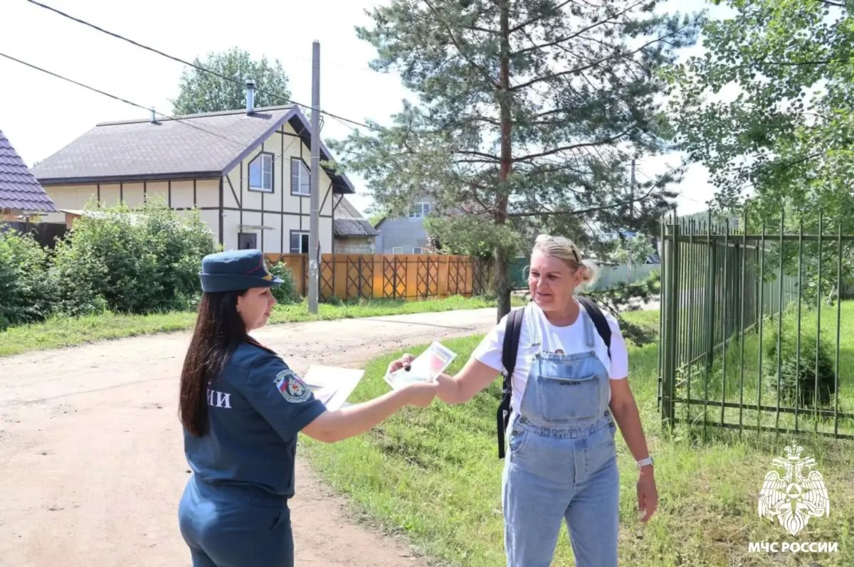 Профилактические рейды в частном секторе: сотрудники МЧС Тверской области напоминают жителям о пожарной безопасности Профилактические рейды в частном секторе: сотрудники МЧС Тверской области напоминают жителям о пожарной безопасности