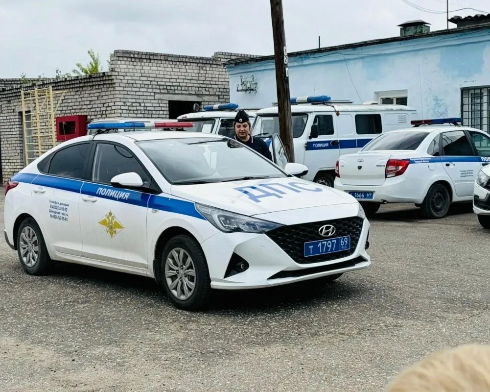 В Лихославльском муниципальном округе для детей провели экскурсию в отделение Госавтоинспекции В Лихославльском муниципальном округе для детей провели экскурсию в отделение Госавтоинспекции