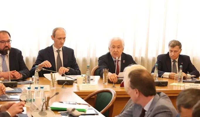 «Единая Россия» назвала развитие ИИ одним из главных вызовов для страны