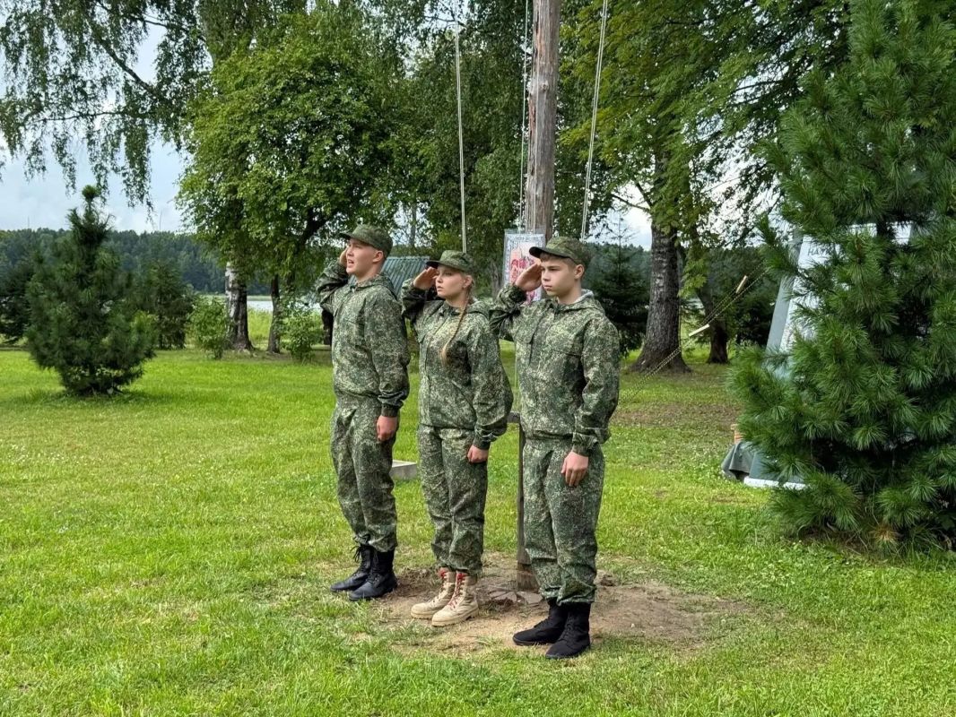 В Осташковском округе проходит первая смена военно-патриотических сборов «Наука Побеждать» В Осташковском округе проходит первая смена военно-патриотических сборов «Наука Побеждать»